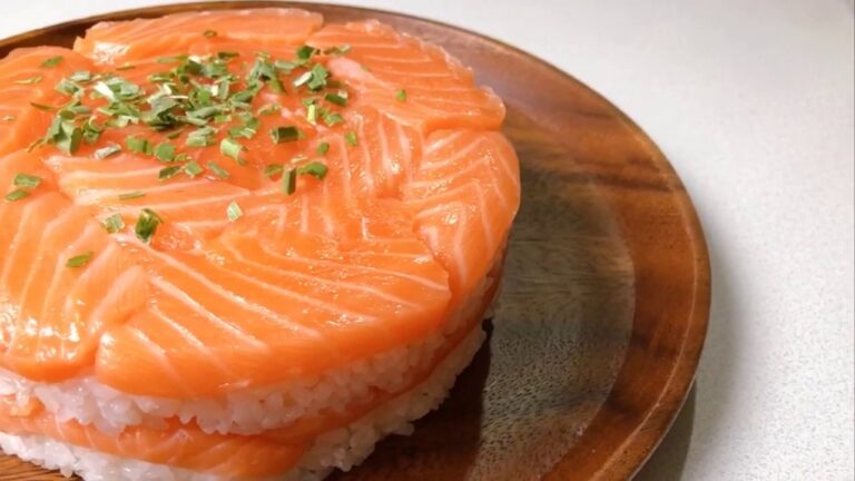 001【サーモンのお寿司ケーキ】簡単に豪華な仕上がり！美味しいお米の炊き方も！！