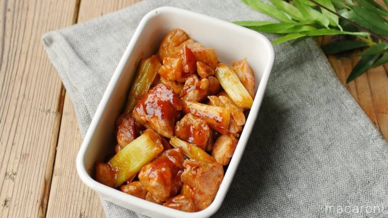 【作り置き】キムチの素で簡単！「鶏と長ねぎのキムチ炒め」のレシピ・作り方