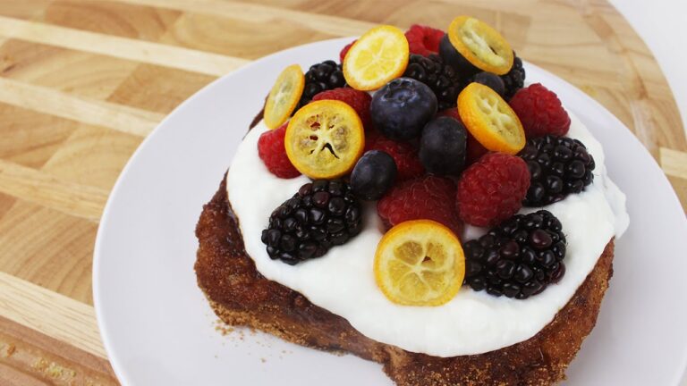 Cinnamon & Berry French Toast | シナモンとベリーのフレンチトースト