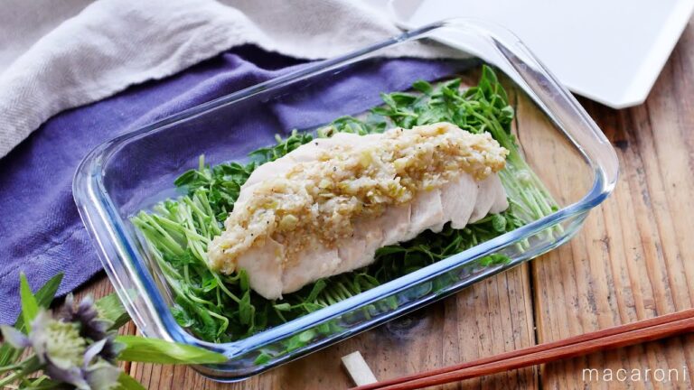 【鶏むね豆苗うま塩レンジ蒸し】レンジで簡単！ヘルシーおかず♪｜macaroni（マカロニ）