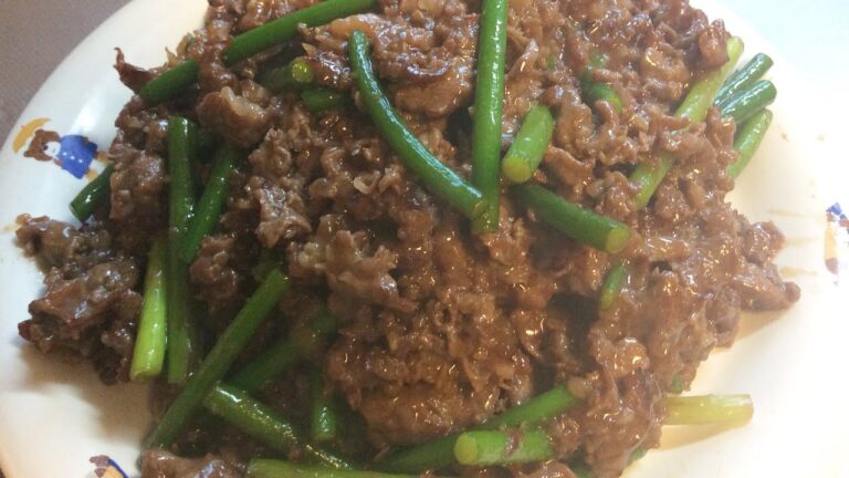 牛肉とにんにくの芽の甘辛炒め