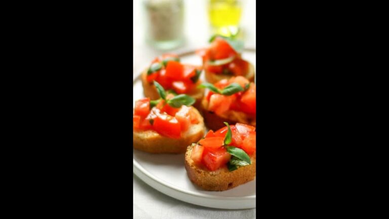 【簡単にすぐできる！】イタリアの前菜・トマトとバジルのブルスケッタ #shorts