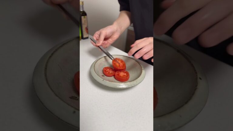 トマトサラダ。Instagramにはちゃんとレシピ載せてます。そっちも見てね🥳 #レシピ #food #italianrecipes #パスタ #cooking