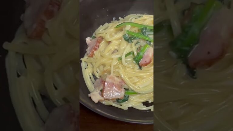 #Shorts ベーコンとほうれん草の味噌クリームパスタの作り方！！