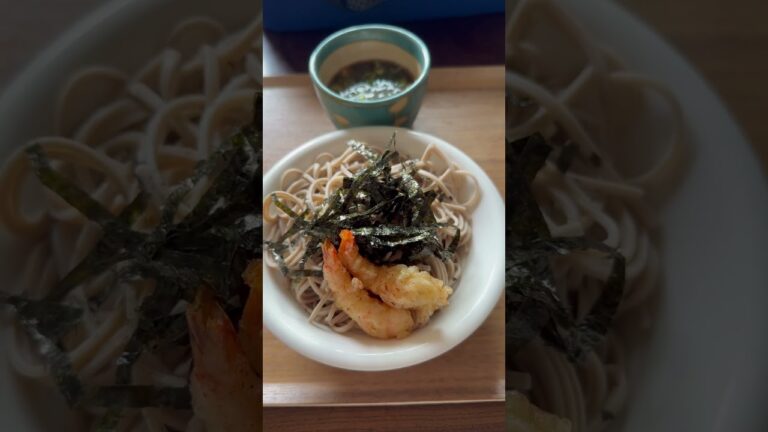 天ぷらそば🍤(そばつゆに本だしを入れるとうまい気がする😋)