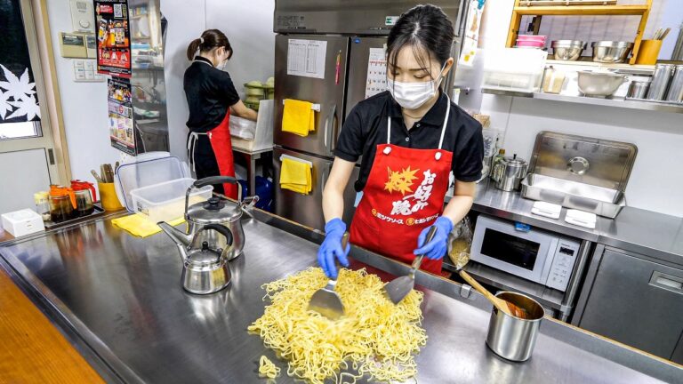 双子姉妹のコテ捌きが光る常連殺到の家族経営お好み食堂！広島岡山のお好み焼き５選