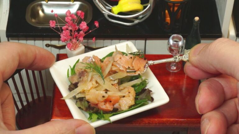 ミニチュア料理『スモークサーモンのマリネ』 Miniature Cooking “Marinated Smoked Salmon“