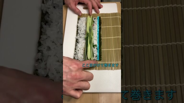 梅きゅう巻きの作り方！(梅干しときゅうりの細巻き) #shorts #cooking #rolls #料理 #梅きゅう巻き #細巻き 梅きゅうまきの作り方 きゅうり巻き
