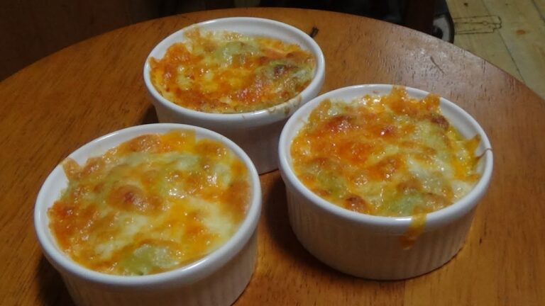 超簡単！美味しい！混ぜて焼くだけ【アボカドとツナのプチグラタン】作り方