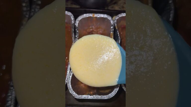 Homemade chili my way PT2 #chili #cornbread #dinner #christmas #cozyfood #winter #food #shorts