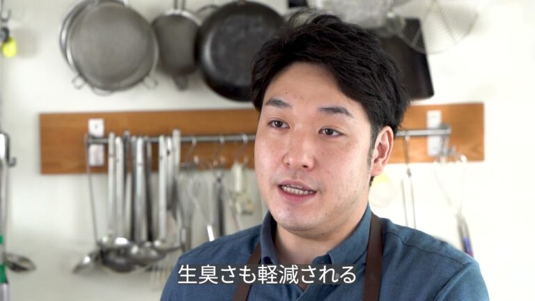 鉄鍋好き料理男子、RYOSUKEがつくる　フライパンひとつで作る鮭のちゃんちゃん焼き