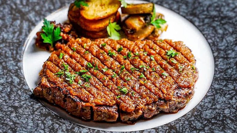 変幻自在の玉ねぎソースで肉が飲み物になる【シャリアピンステーキ】