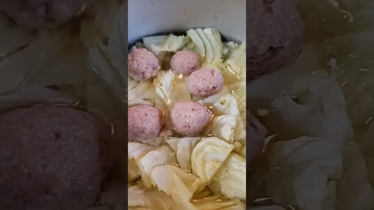 とれたて白菜を貰ったので、白菜と肉団子のスープ作ったよ ☺️𓎩𓌈﻿