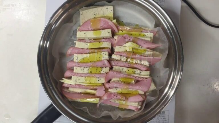 豆腐でヘルシー！　パスタソースでグラタン風