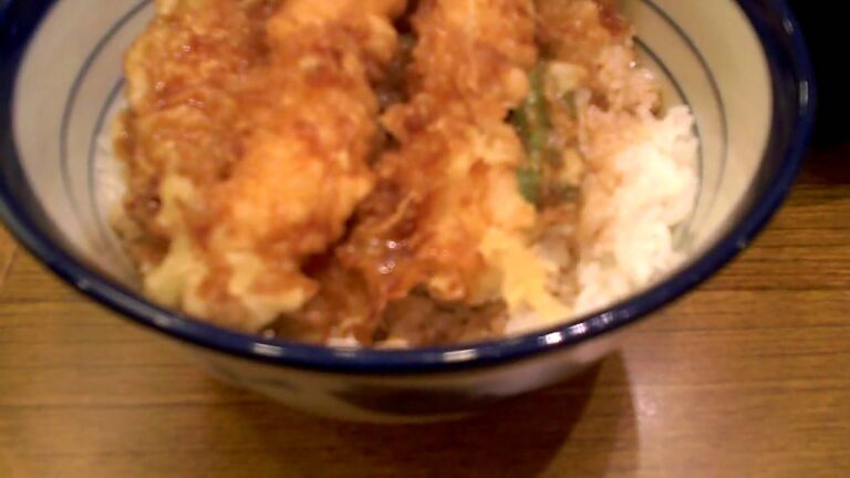 てんやの天丼を食べた Bowl of rice topped with tempura