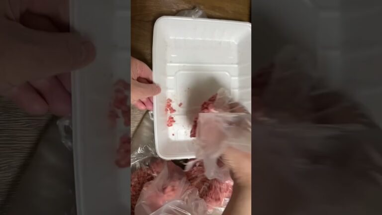 まとめ買いしたひき肉は小分け冷凍が便利です／合い挽き肉／鶏ひき肉／豚ひき肉レシピ