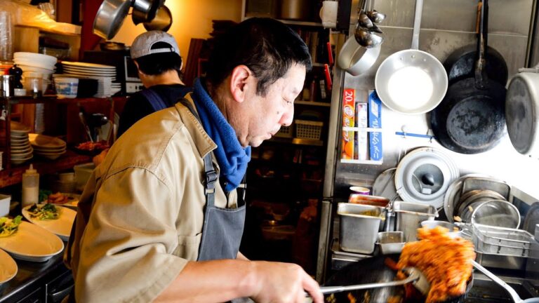 【移転】オムライス！唐揚げ！夫婦２人の鮮やかな注文さばきが炸裂するガッツリ洋食屋さん丨Japanese Good Old Diner