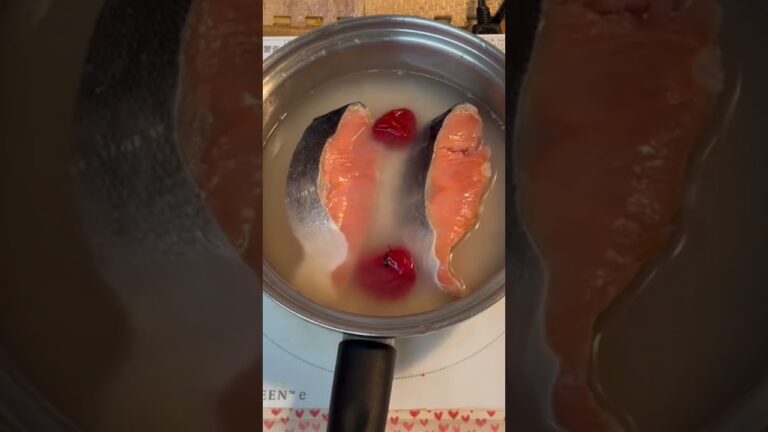 【Plum and salmon rice】梅・鮭の炊き込みご飯 ⁡#炊き込みご飯#クイーンクック #queencook