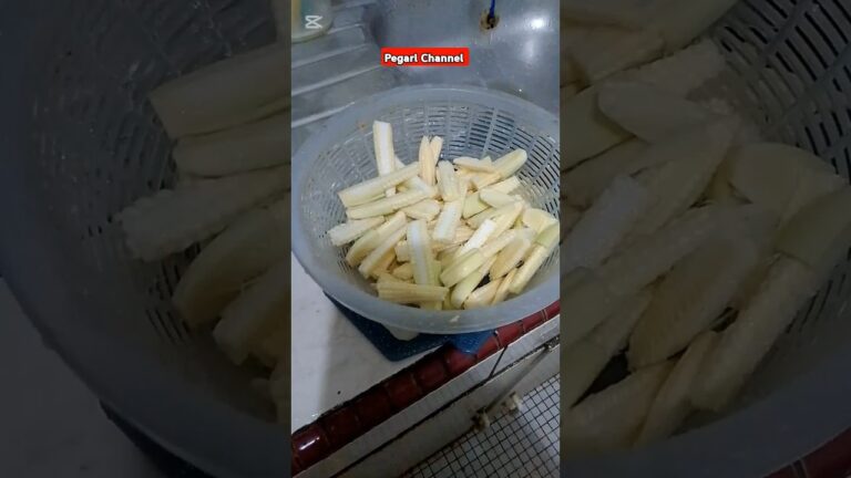 Baby corn fried with mushrooms