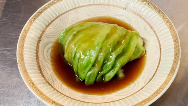 レンジで蒸し料理を再現！鶏ひき肉とレタスの蒸し物