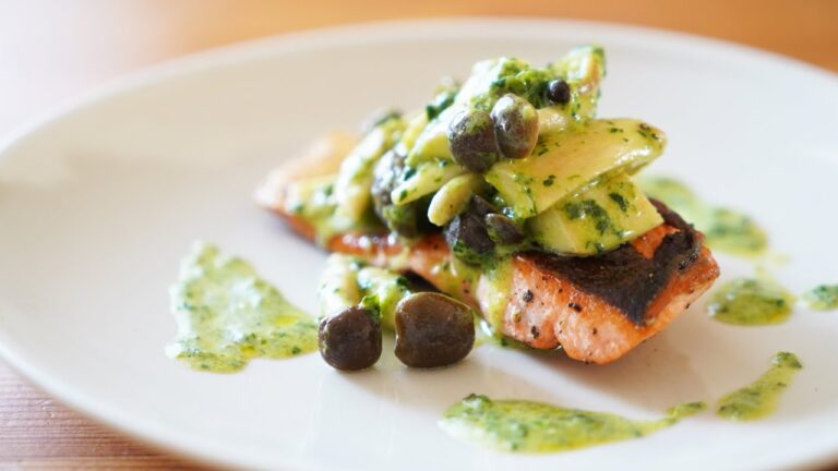 サーモンソテー　きのことほうれん草クリームソース【本格料理】