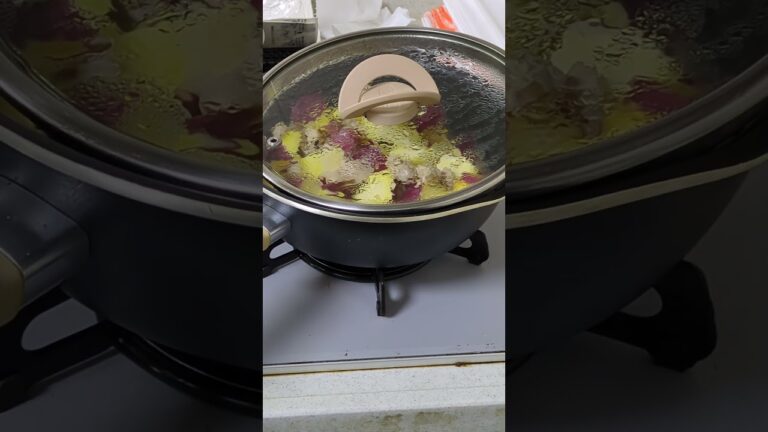 さつまいも🍠と鶏肉の煮物です!さつまいも🍠が旬ですね😊#さつまいもレシピ #さつま芋