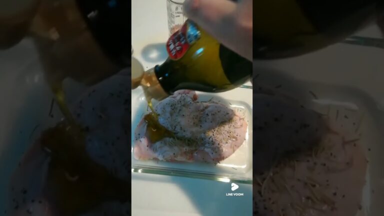 ローズマリー薫るローストチキン🐔🌿シンプルな材料なのに、とっても美味しく、皮はパリパリ♪クックパッドのレシピです🍳