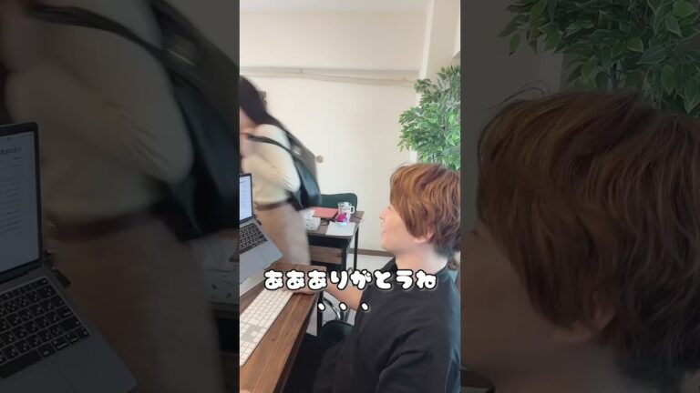 いまだに怪我治ってない🥺 #イタズラ #ドッキリ #秘書 #社長と部下