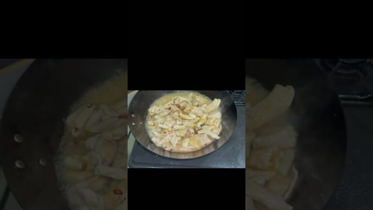 【夜食】コンビニで買った豚白もつ炒めに感動！#shorts #おうちごはん #夜食