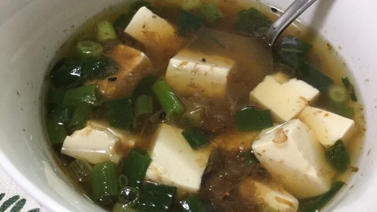 岡山で有名な居酒屋。あの成田屋の名物料理...湯豆腐を再現しました😋味の決め手は、そう例のアレですね👍