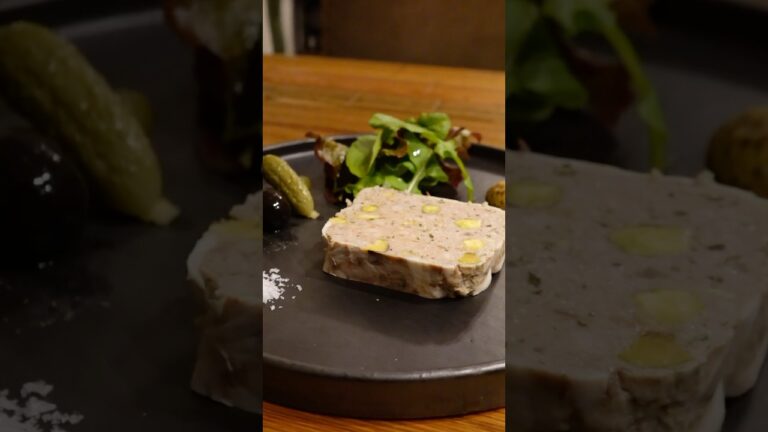ホテルのコックが作る"パテ・ド・カンパーニュ"#フランス料理#フランス家庭料理#パテドカンパーニュ#パテカン#テリーヌ#ルクルーゼ#シャルキュトリー#ビストロ#ビストロメニュー#豚肉レシピ