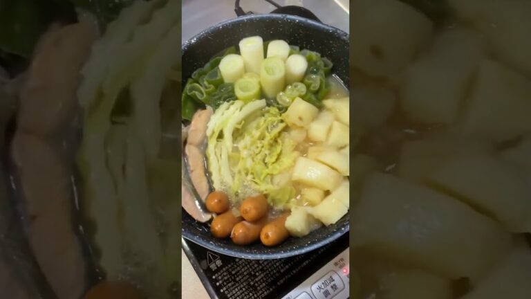 白菜と鮭の鍋を作る #白菜 #鮭 #鍋