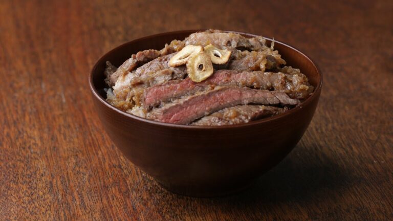 がっつり！和風ステーキ丼〜お肉やわらか♪〜