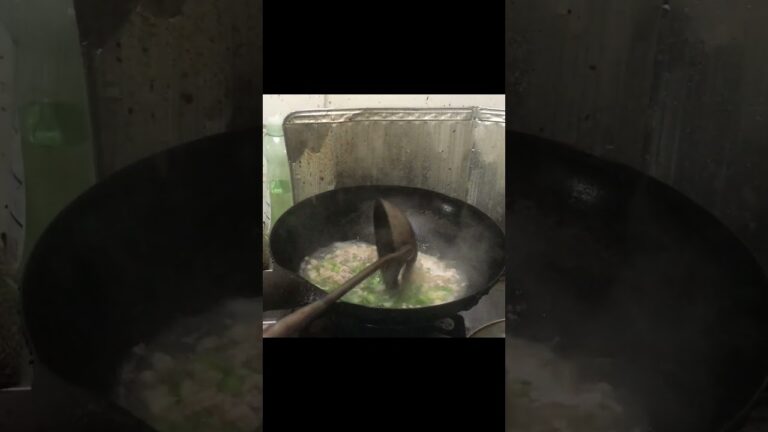 豚ミンチが腐りそうだったので「豚ユッケジャンクッパ」作った！#shorts