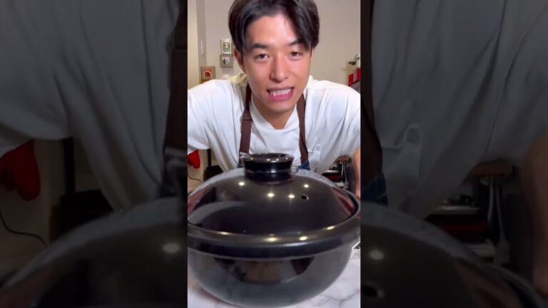 🍄MASHROOM RICE 🍚キノコの炊き込みご飯！たくさん種類入れるほど美味い♥️ #shorts #キノコ #🍄