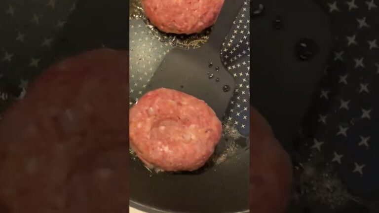 【さっぱり肉】おろしと大葉が抜群に合う。おろしハンバーグ作っていくで。#簡単 #shorts #ご飯 #肉汁 #肉 #ハンバーグ #さっぱり