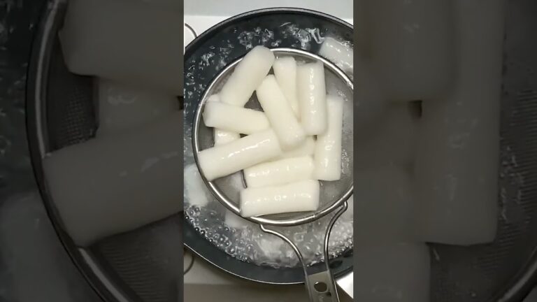 お家で作れる！辛くない米粉の簡単チーズトッポッキ＃米粉#グルテンフリー  #チーズトッポッキ