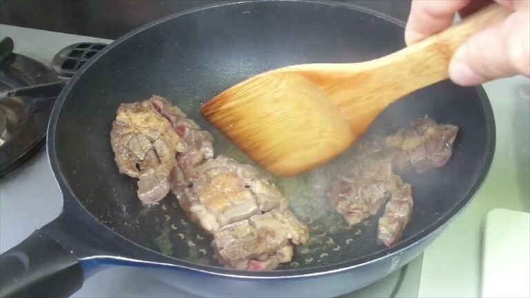 キムニーのステーキ丼弁当の作り方でございます。