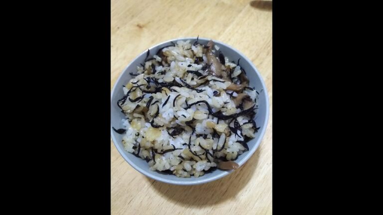 【ひじきとキノコの混ぜご飯】ボリューム感あるヘルシーご飯