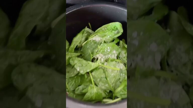 【冷めたご飯もおいしく変身！】「ホットクック」で作るキノコとほうれん草のリゾット＋リメイクアイデア#Shorts（14秒）