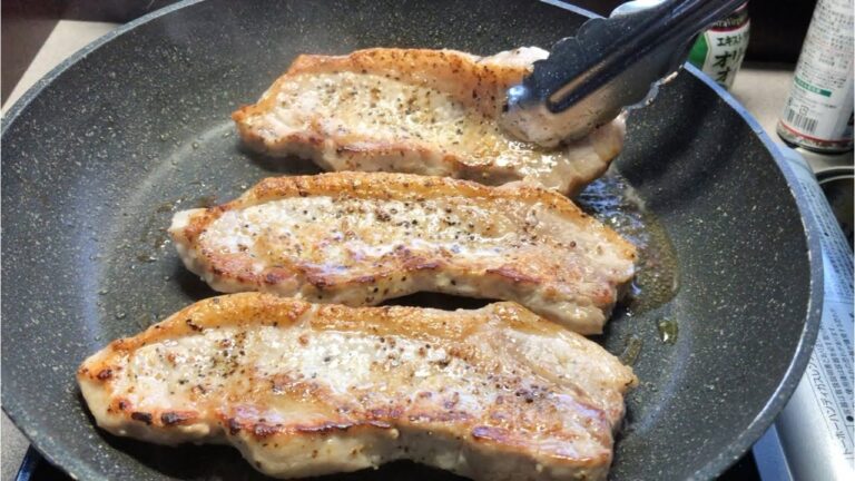 ＃５【ご馳走】豚肉ソテーとイカにんにくバター醤油をキャンピングカーで作って夜ごはんにしました