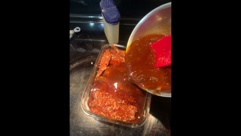 Delicious #sardinesrecipe with simple ingredients. Salted sardines #paprika #hotpeppers #oliveoil
