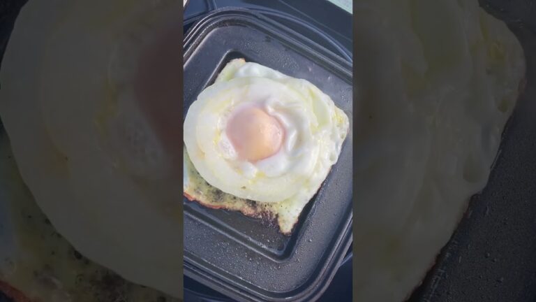絶品😋玉ねぎ×たまごステーキ！#shorts#アウトドア #ホットサンドメーカー#インフレに負けない
