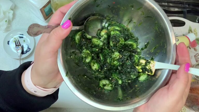 磯の香りかおる青のりの酢の物を作りました。 さわやかで、口一杯に海の味が広がります。 作り置きもできますので、是非作ってみて下さいね。