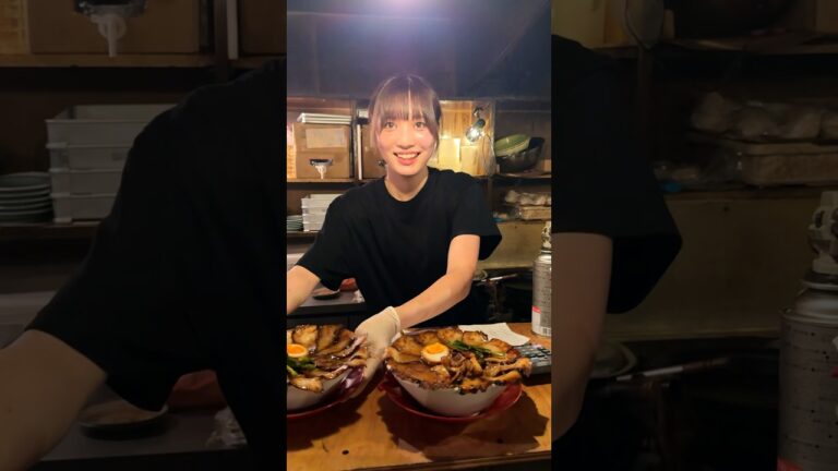 モデル顔負けの美人店員が作る絶品チャーシュー麺が最高に美味い！【岐阜 焼豚ラーメン三蓧】#japanesefood #ラーメン