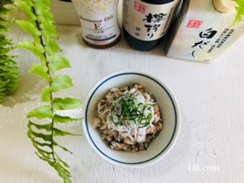 梅と鰹節の混ぜご飯しらす乗せ♪