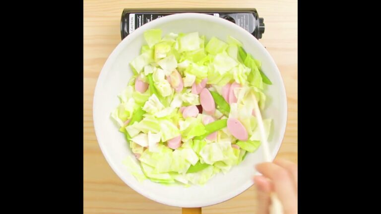 あと１品欲しい時に！ キャベツと魚肉ソーセージの卵炒め #cooking  #料理 #レシピ