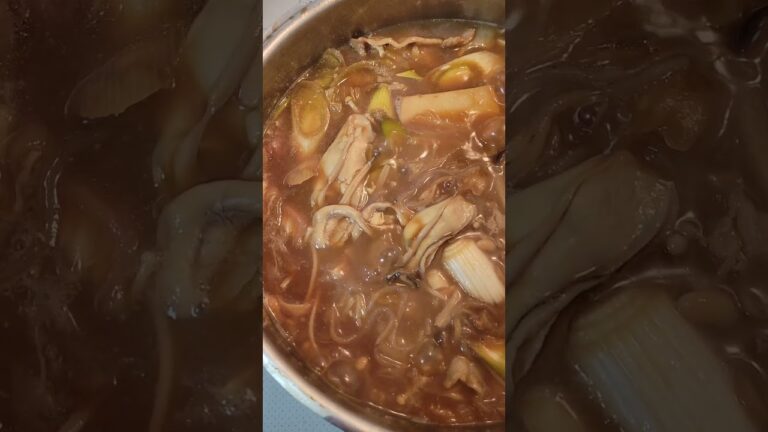 おうちごはん🏠🍚寒いから味噌仕立ての牡蠣鍋