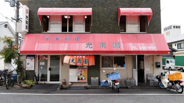 常連殺到ガッツリ働く男めし町中華を営む７５歳鉄人店主がスゴかった丨Amazing Wok Skills in Japan