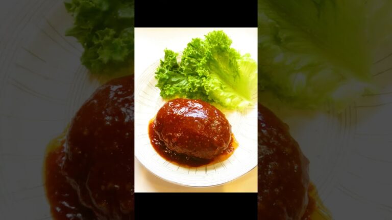 【レシピ動画】材料２つで簡単♪つなぎなしで作れるジューシーハンバーグ★ #Shorts